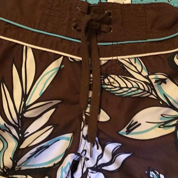 3/$20 🦋🦋Body glove shorts🦋🦋 - Picture 3 of 4